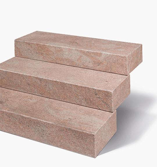 Blockstufen Granit "SCARLET" (rötlich-grau) -geflammt-