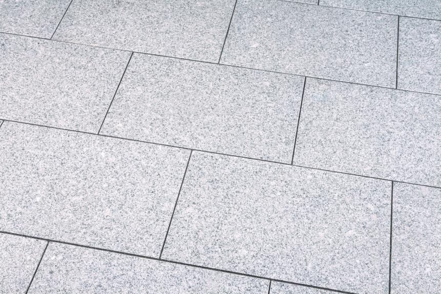 Terrassenplatten Granit "BRISTOL" (hellgrau)  -geflammt-