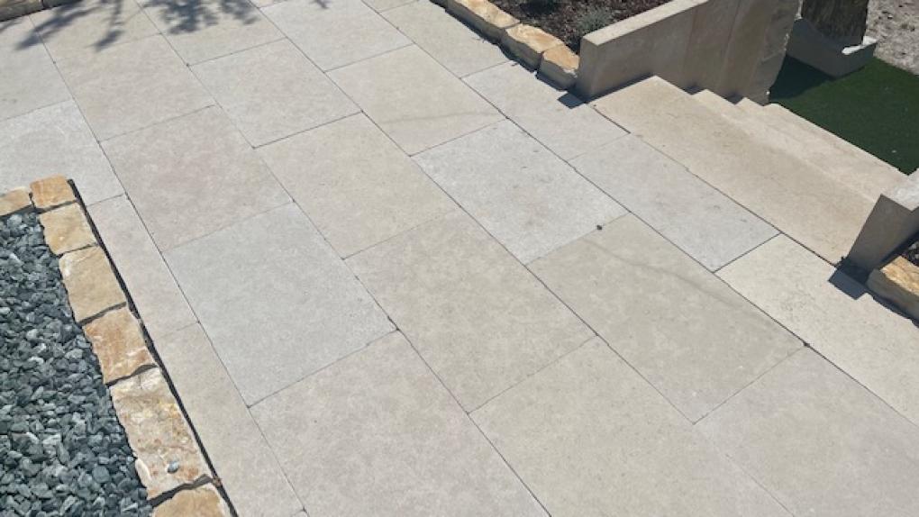 Terrassenplatten Kalkstein "CÄSAR" (creme-beige) -antik-