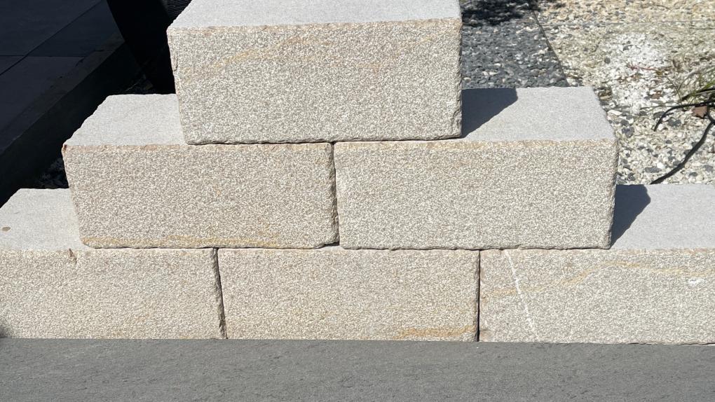 Mauersteine Kalkstein "ORELIA CREMA KLOSTERMAUER" (creme-beige)