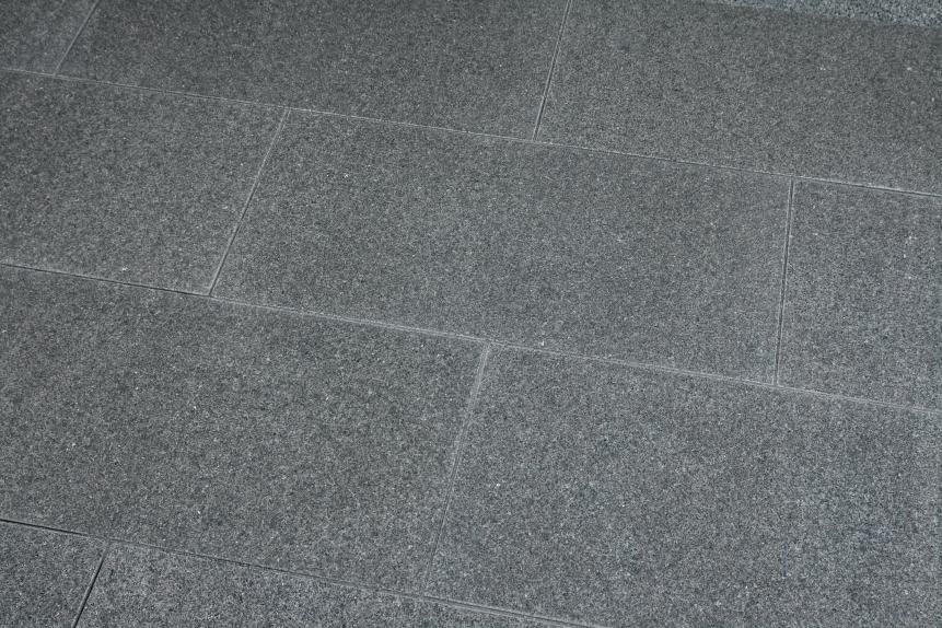 Terrassenplatten Gabbro "VULANTIS" (anthrazit-schwarz) -satiniert-
