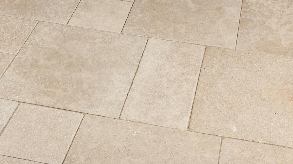 Terrassenplatten Kalkstein "CÄSAR" (creme-beige) -antik-