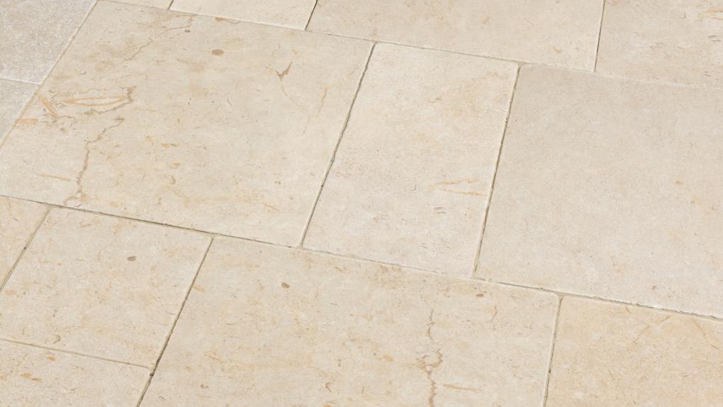 Terrassenplatten Kalkstein "SINDBAD" (gelb-beige) -antik-