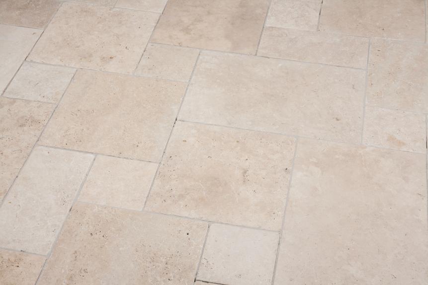 Terrassenplatten Travertin "VANILLA" (creme-beige) -antik-