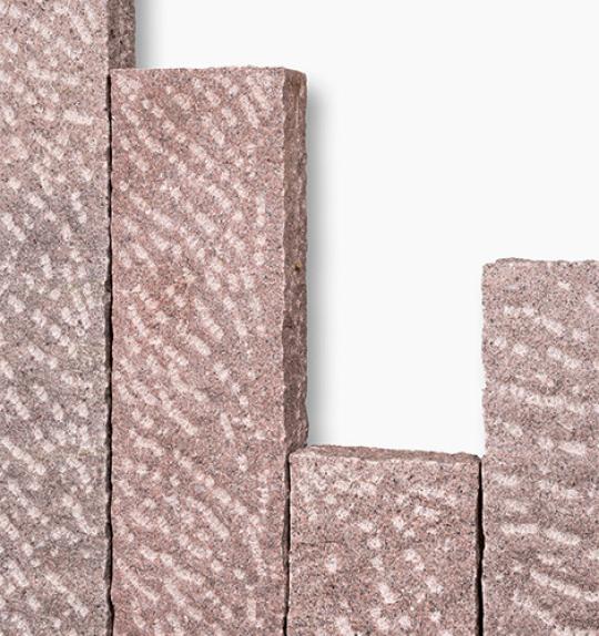 Palisaden Granit "SCARLET RUSTIKA" (rot-grau)