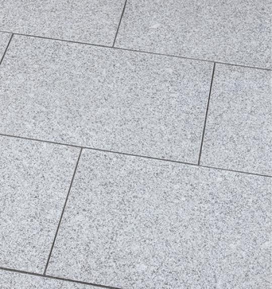 Terrassenplatten Granit "BRISTOL" (hellgrau)  -geflammt-