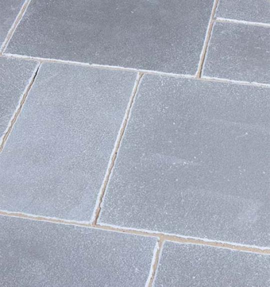 Terrassenplatten Kalkstein "MADRAS BLUE CLASSIC" (grau-blau)
