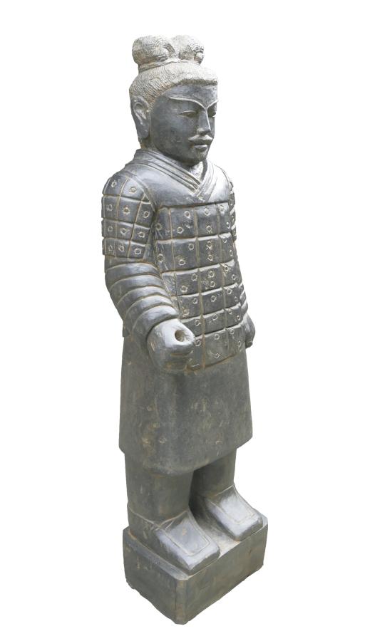 Stehender Krieger, Naturstein, Höhe 175cm