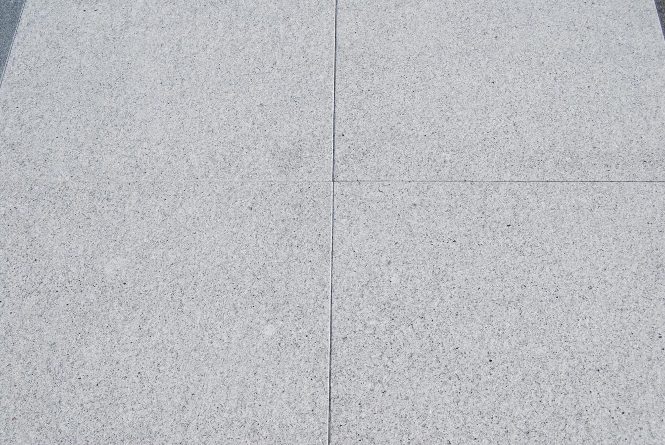 Terrassenplatten Granit "BRISTOL" (hellgrau) -satiniert-