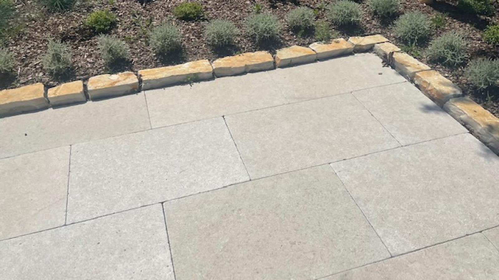 Terrassenplatten Kalkstein "CÄSAR" (creme-beige) -antik-