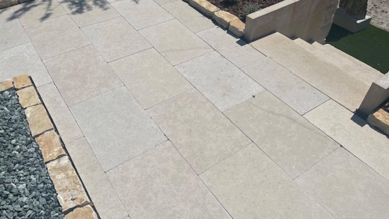 Terrassenplatten Kalkstein "CÄSAR" (creme-beige) -antik-