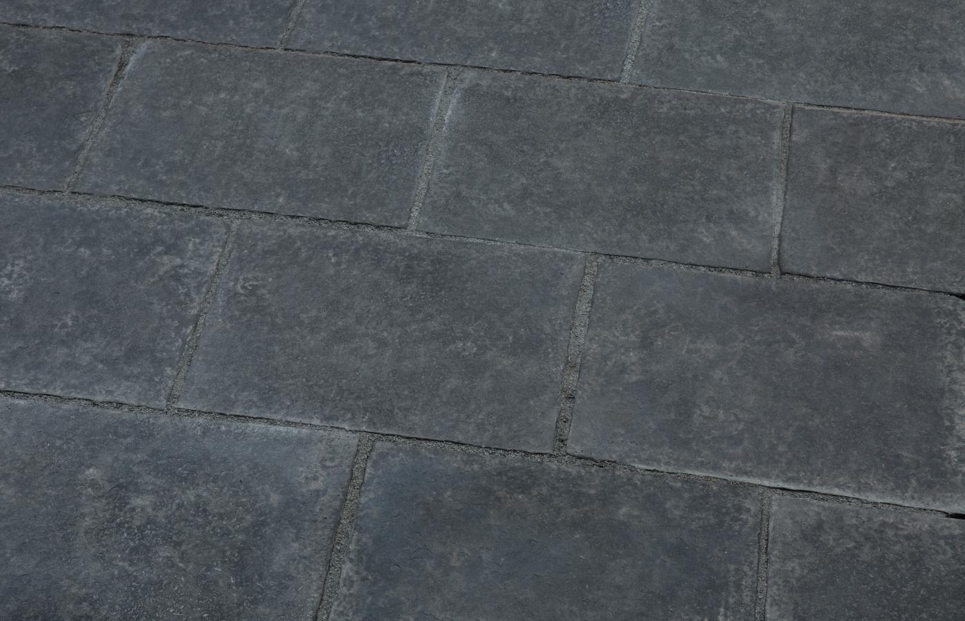 Pflasterplatten Basalt "SANDOKAN ELEGANCE" (anthrazit-schwarz) -satiniert-