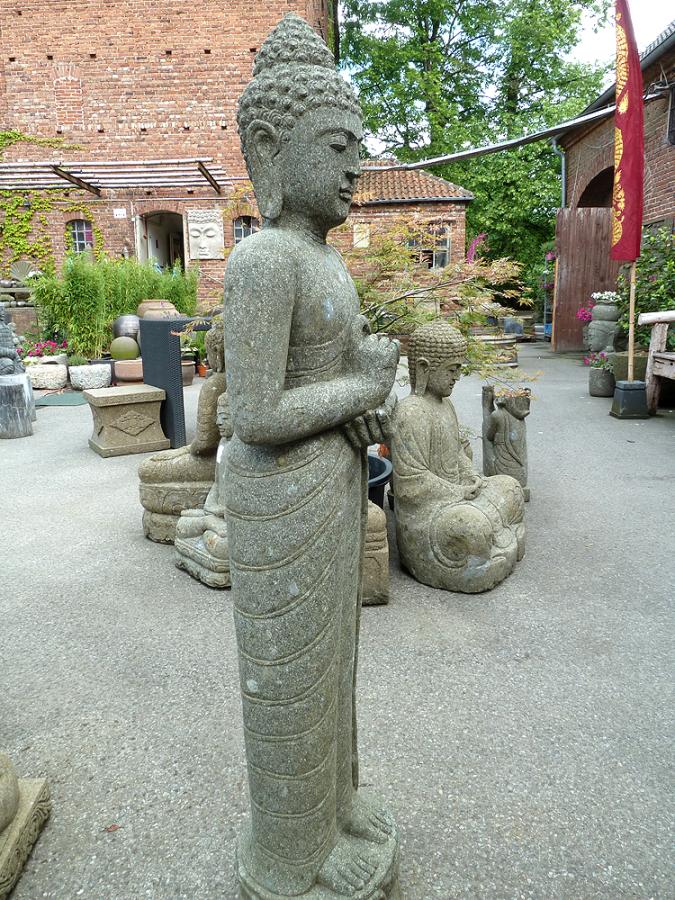 Stehender Buddha, Indien, Naturstein (Basanit) Steinmetzarbeit, Höhe 150cm