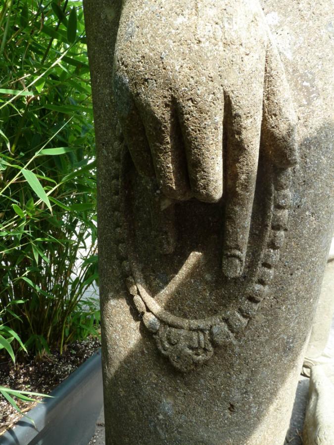 Stehender Buddha, Naturstein (Basanit) Steinmetzarbeit, Höhe 175cm