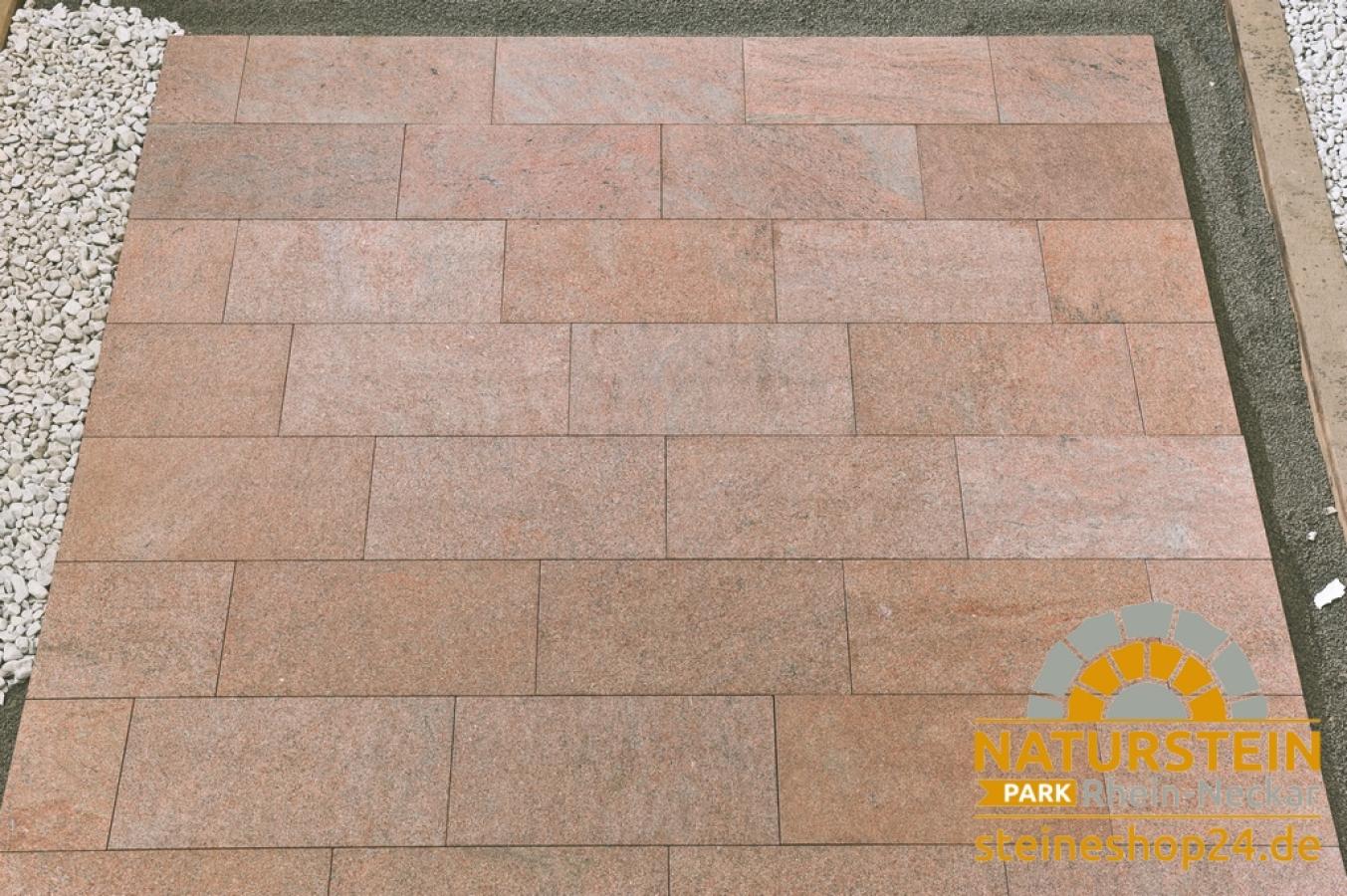 Terrassenplatten Gneis "MIRA" (rot, gewolkt) -satiniert-