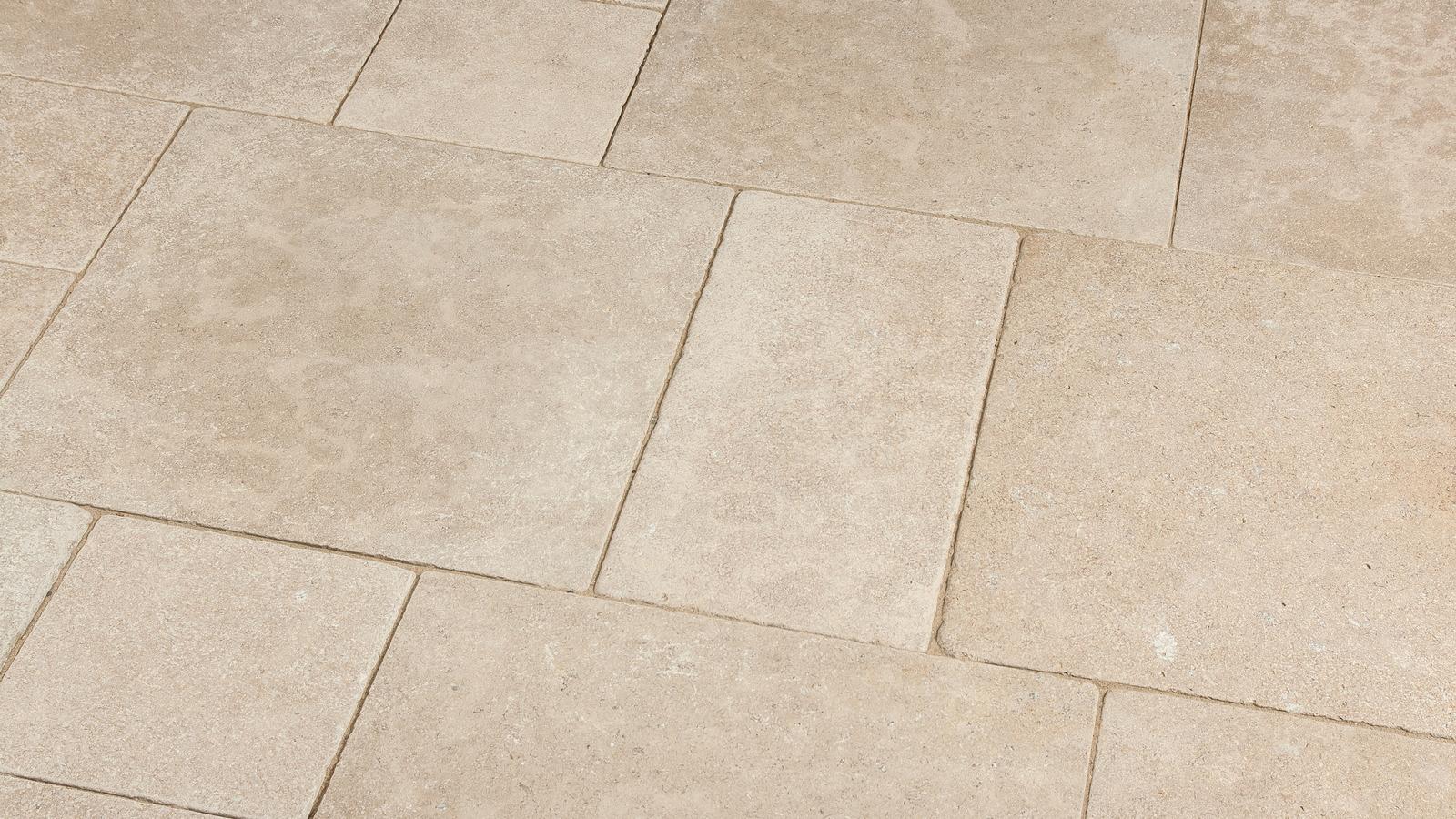 Terrassenplatten Kalkstein "CÄSAR" (creme-beige) -antik-