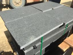 Preview: Terrassenplatten Basalt "THAO BLACK" (schwarz-anthrazit) 60x40x3 cm