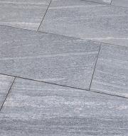 Preview: Terrassenplatten Gneis "BIANKA" (silbergrau-liniert)